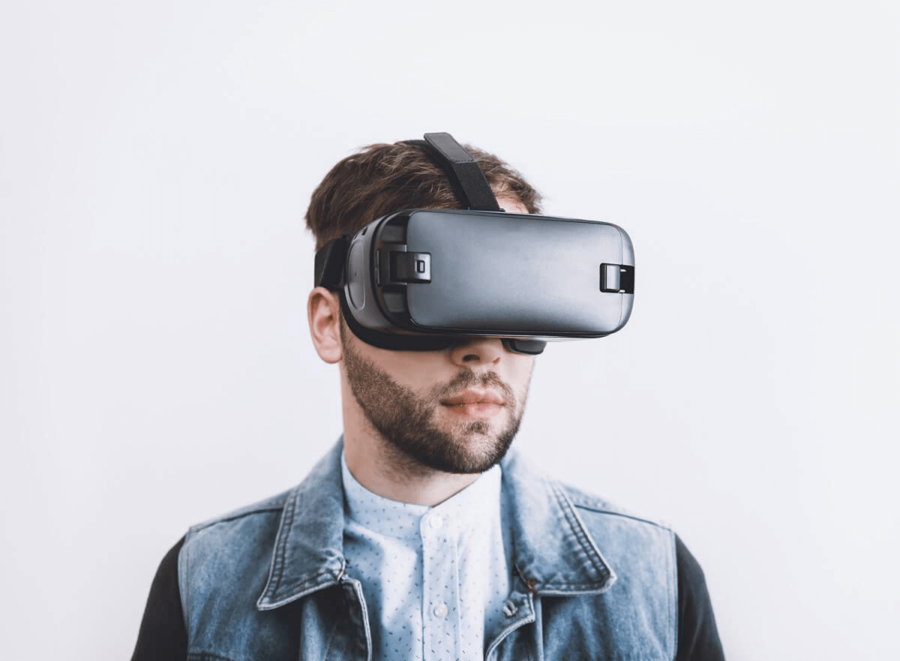 VR and Online Gaming Industry- Featured image