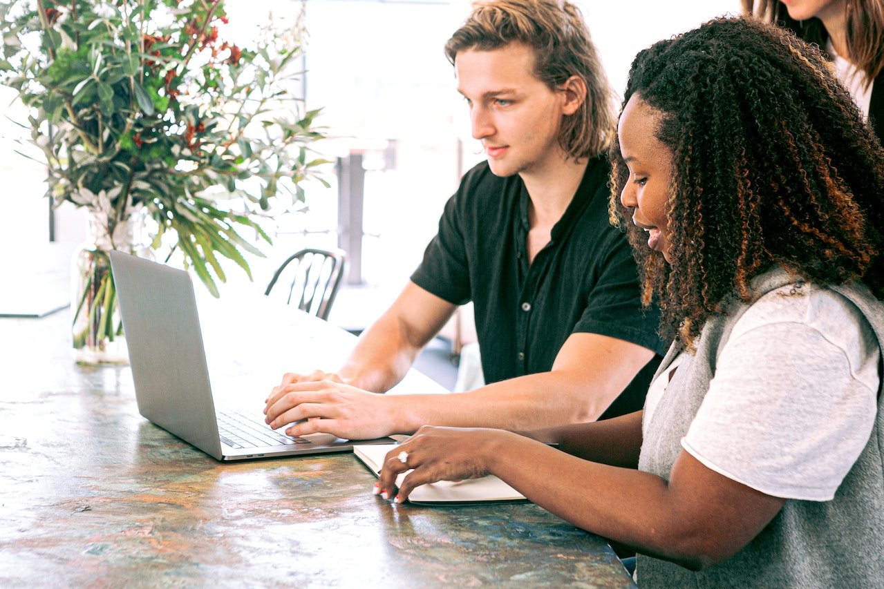 How to Recruit for Startups: 7 Tips from Famous Companies